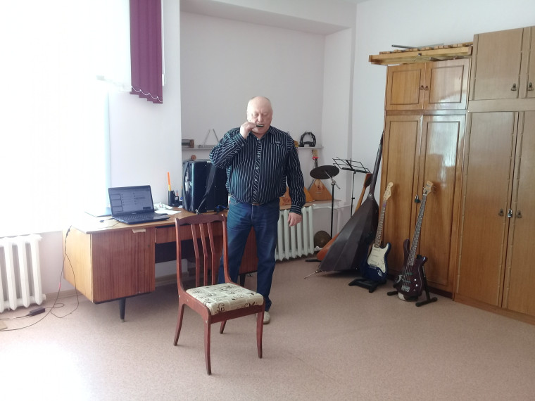 В стране музыки.